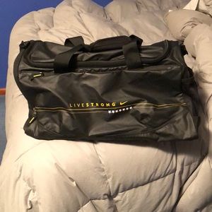 Nike Duffle Bag. Special edition - LIVE STRONG